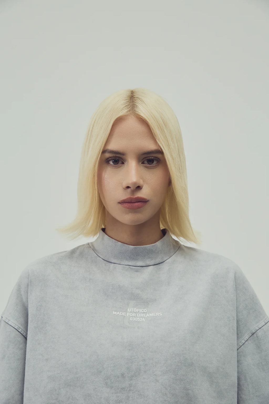 Utópico Camiseta Cropped - Gris