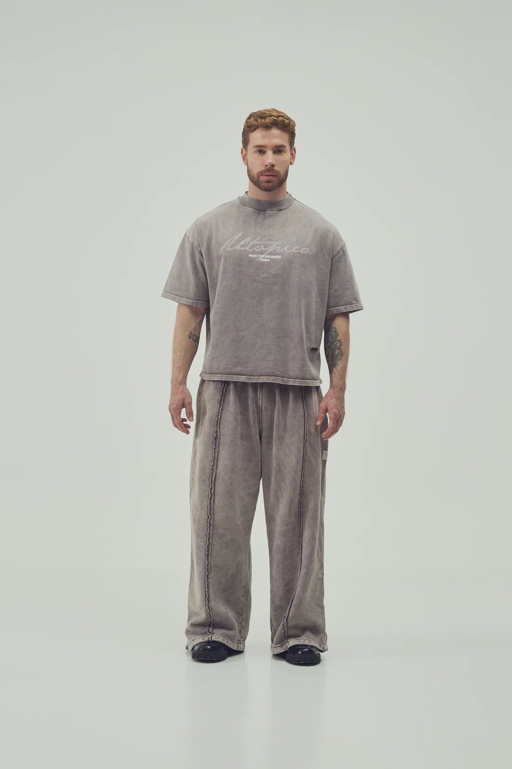 Utópico Camiseta Boxy Fit - Moca