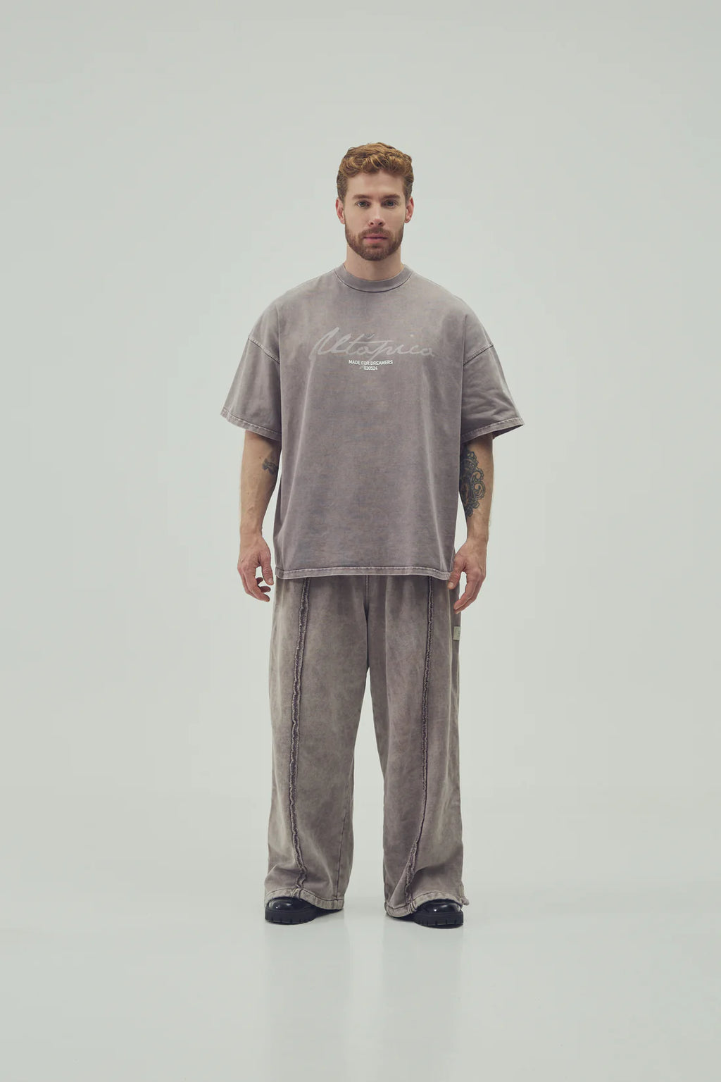 Utópico Camiseta Oversized - Moca