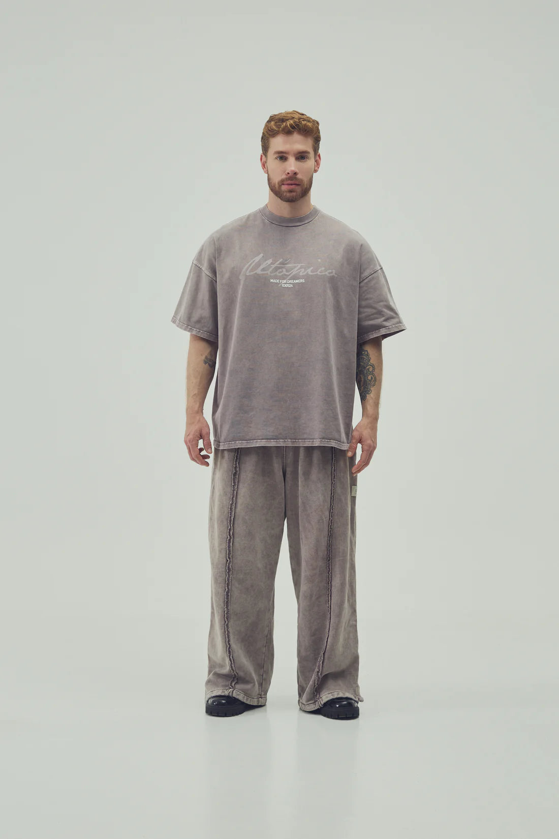 Utópico Camiseta Oversized - Moca