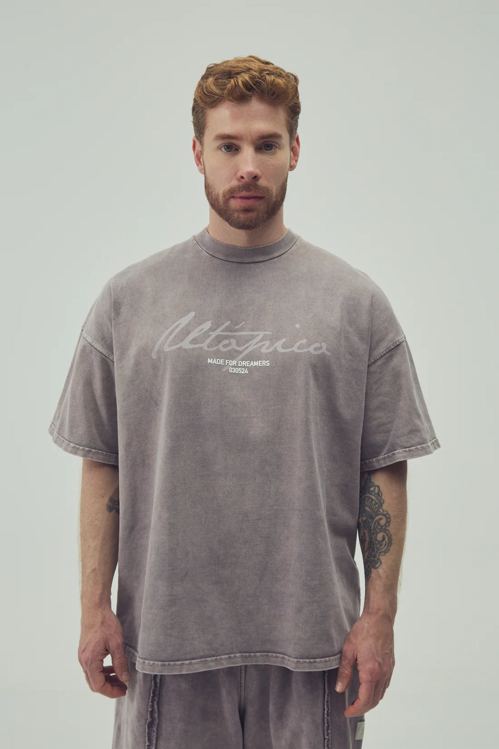 Utópico Camiseta Oversized - Moca