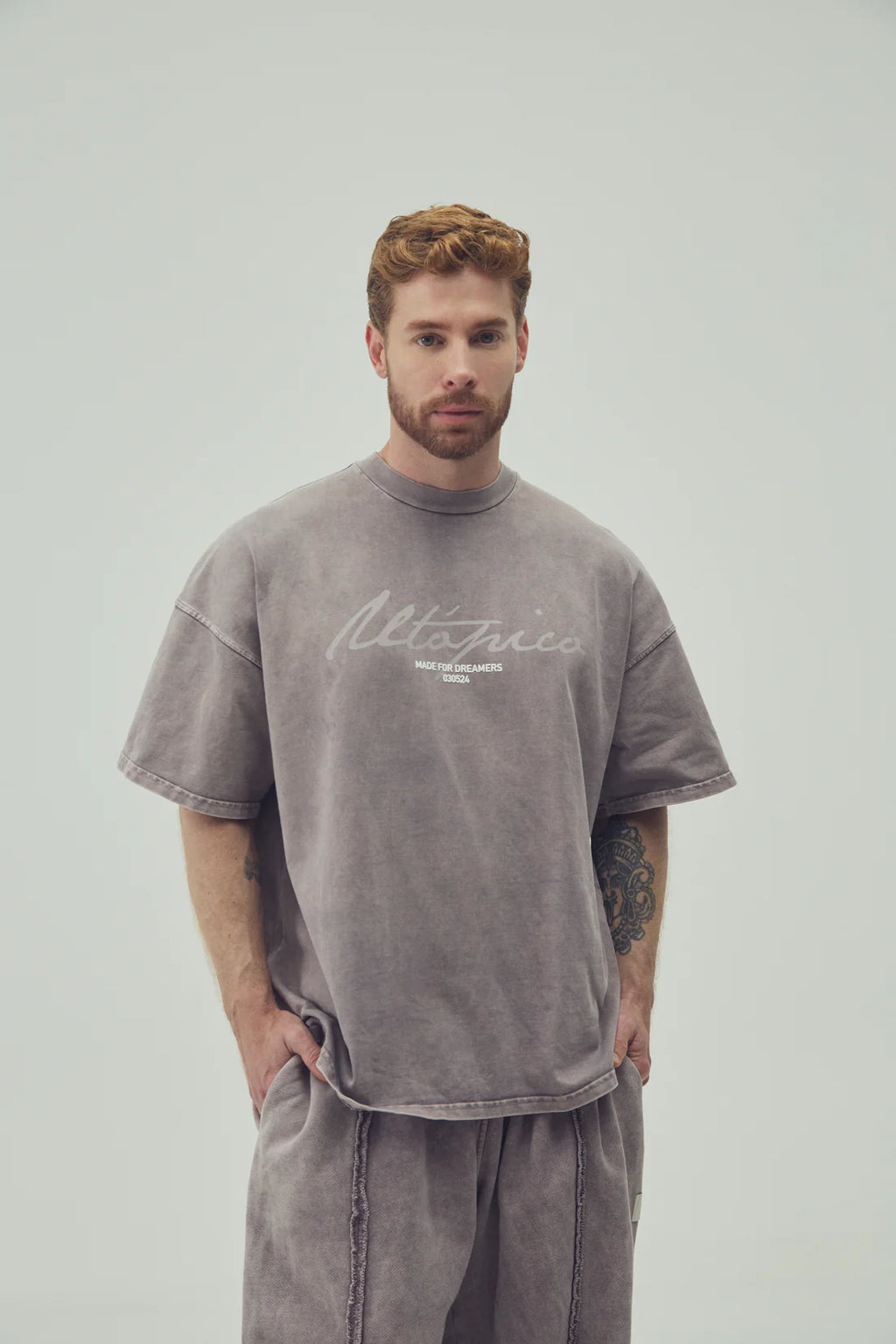 Utópico Camiseta Oversized - Moca