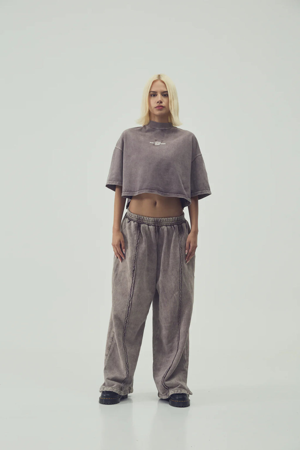 Utópico Camiseta Cropped - Moca