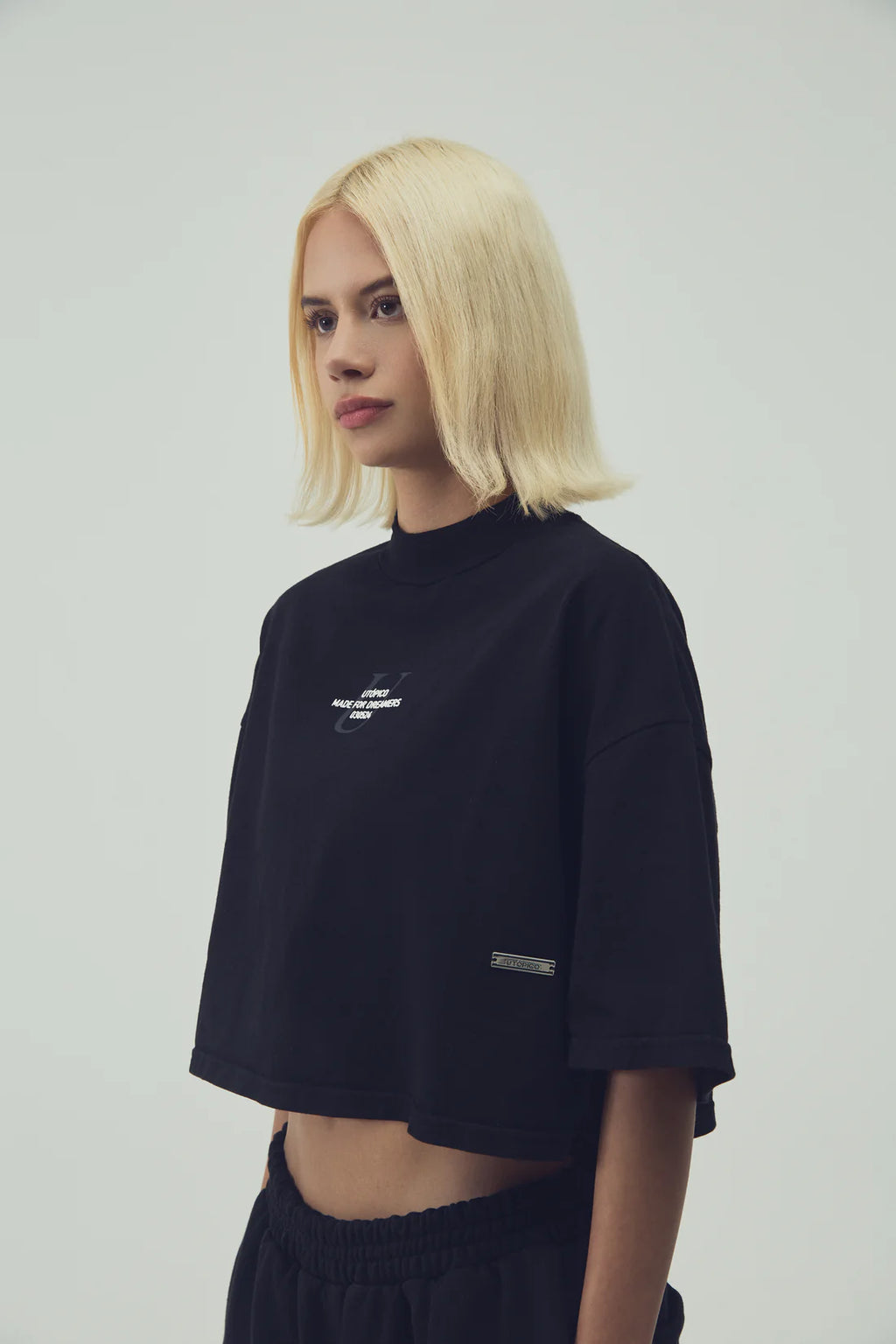 Utópico Camiseta Cropped - Negro