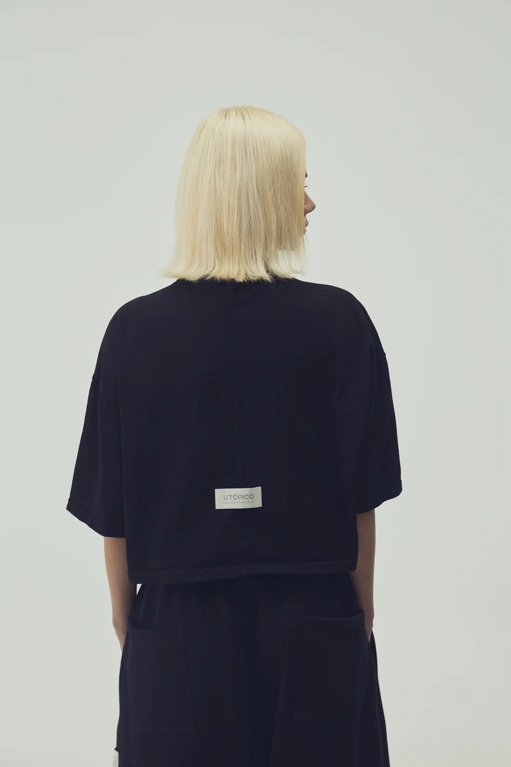 Utópico Camiseta Cropped - Negro