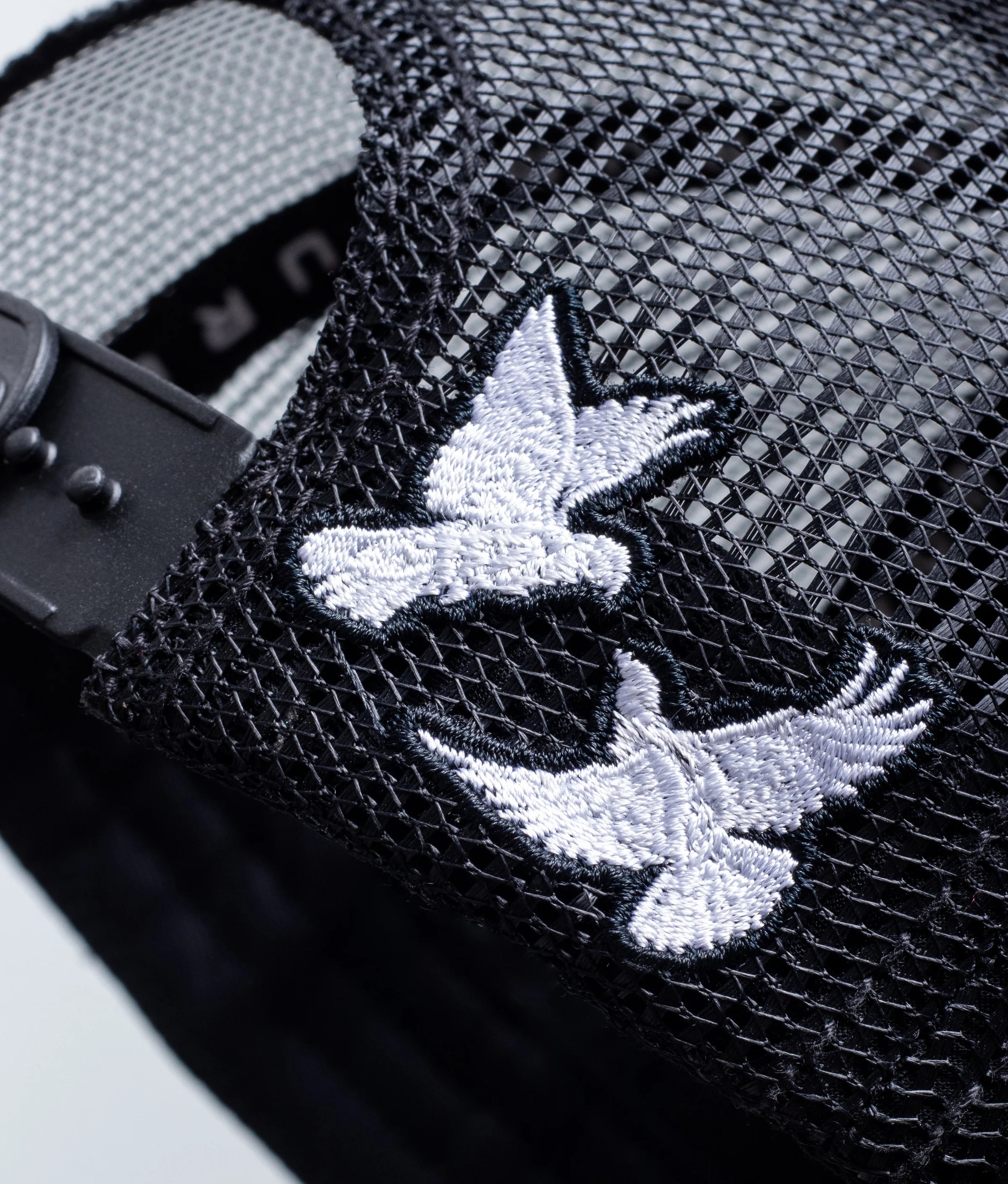 Aurum Flying Pigeons Trucker Cap