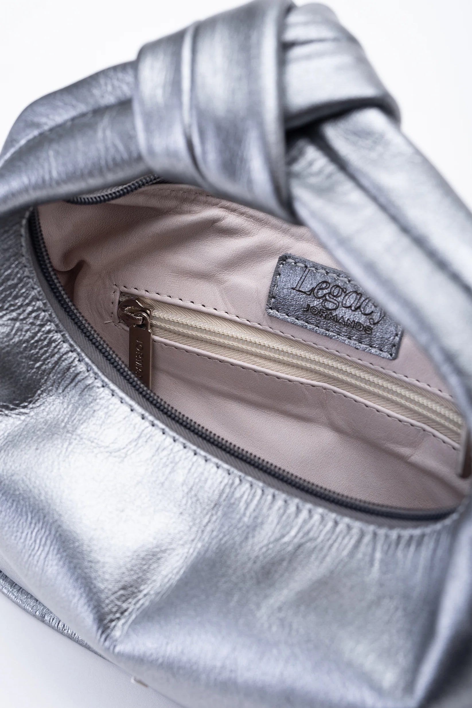 Jormands Titanium Ice Holden Bag