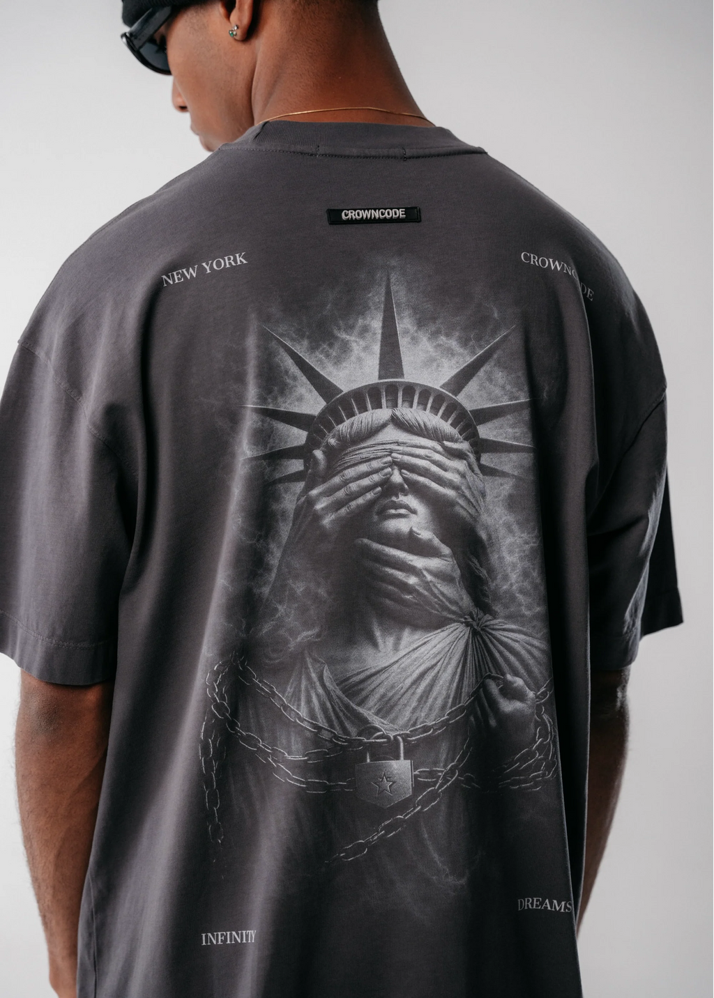 Crowncode camiseta empire - gris oscuro